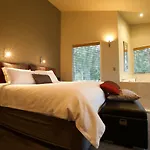Ironstone Romantic Couples Retreat