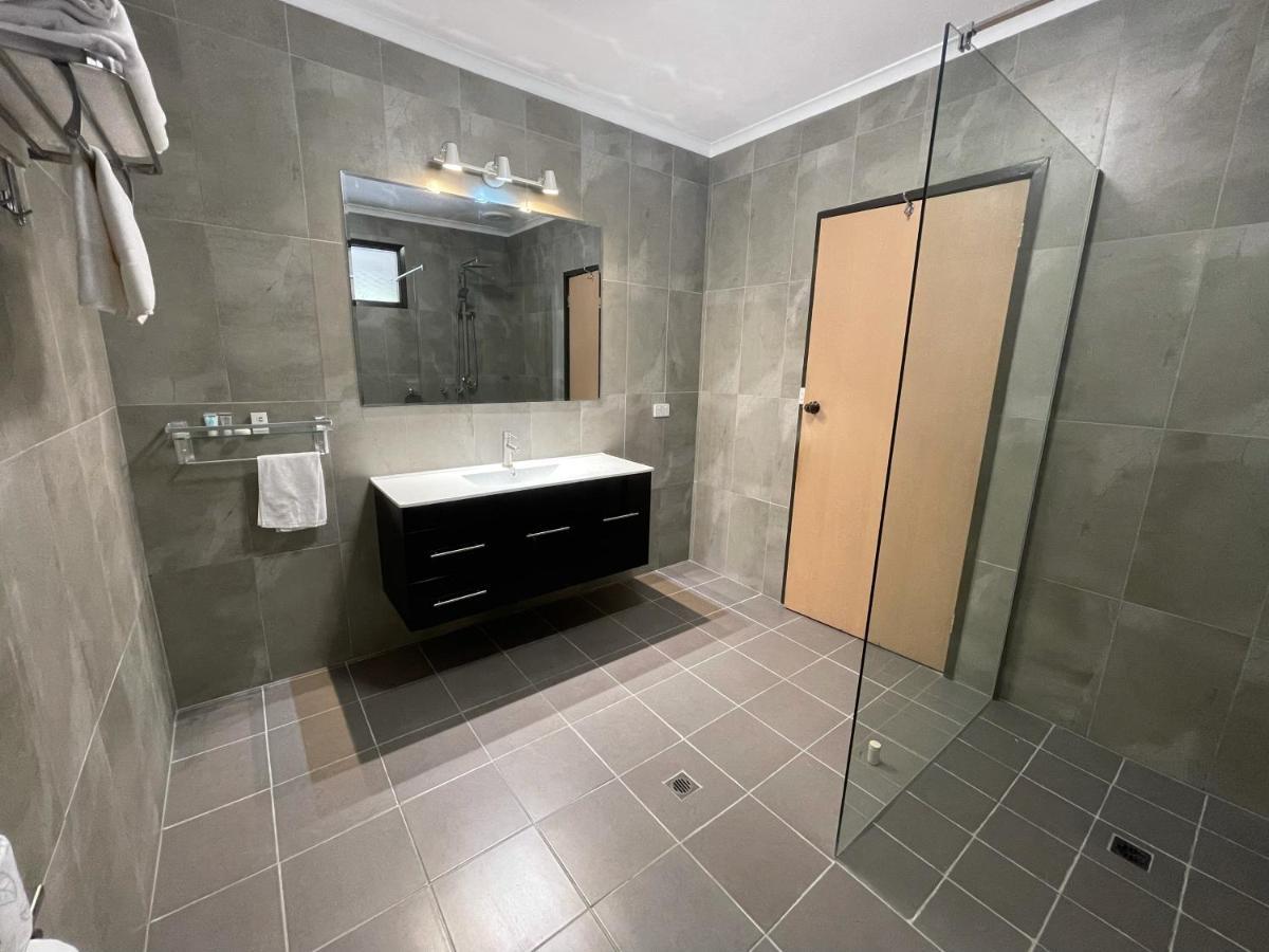 Country Plaza Motel Halls Gap