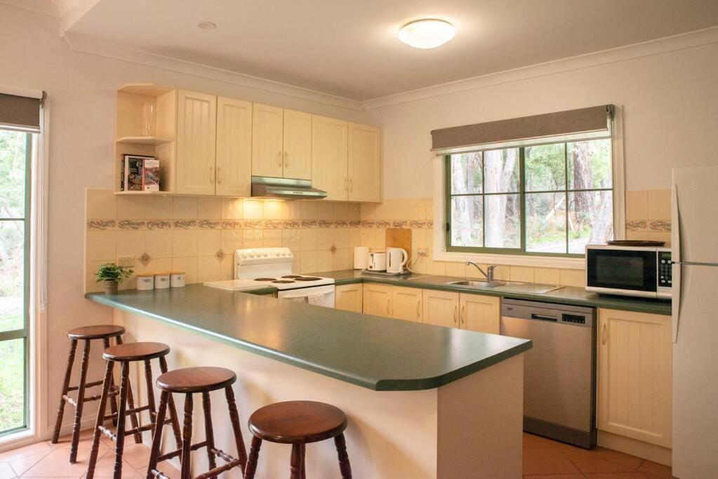 Pinnacle Retreat Halls Gap