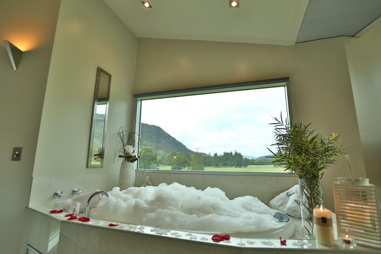 Ironstone Romantic Couples Retreat Halls Gap