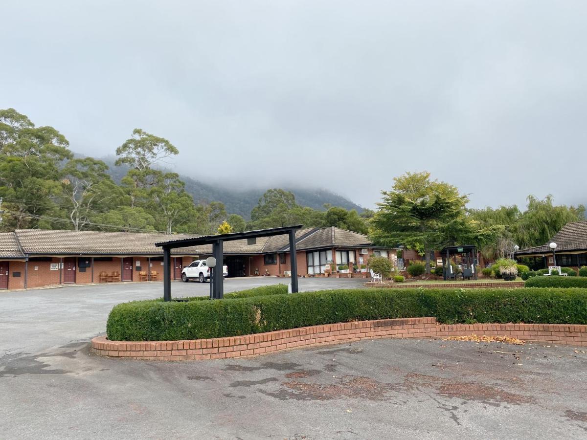 Country Plaza 3*