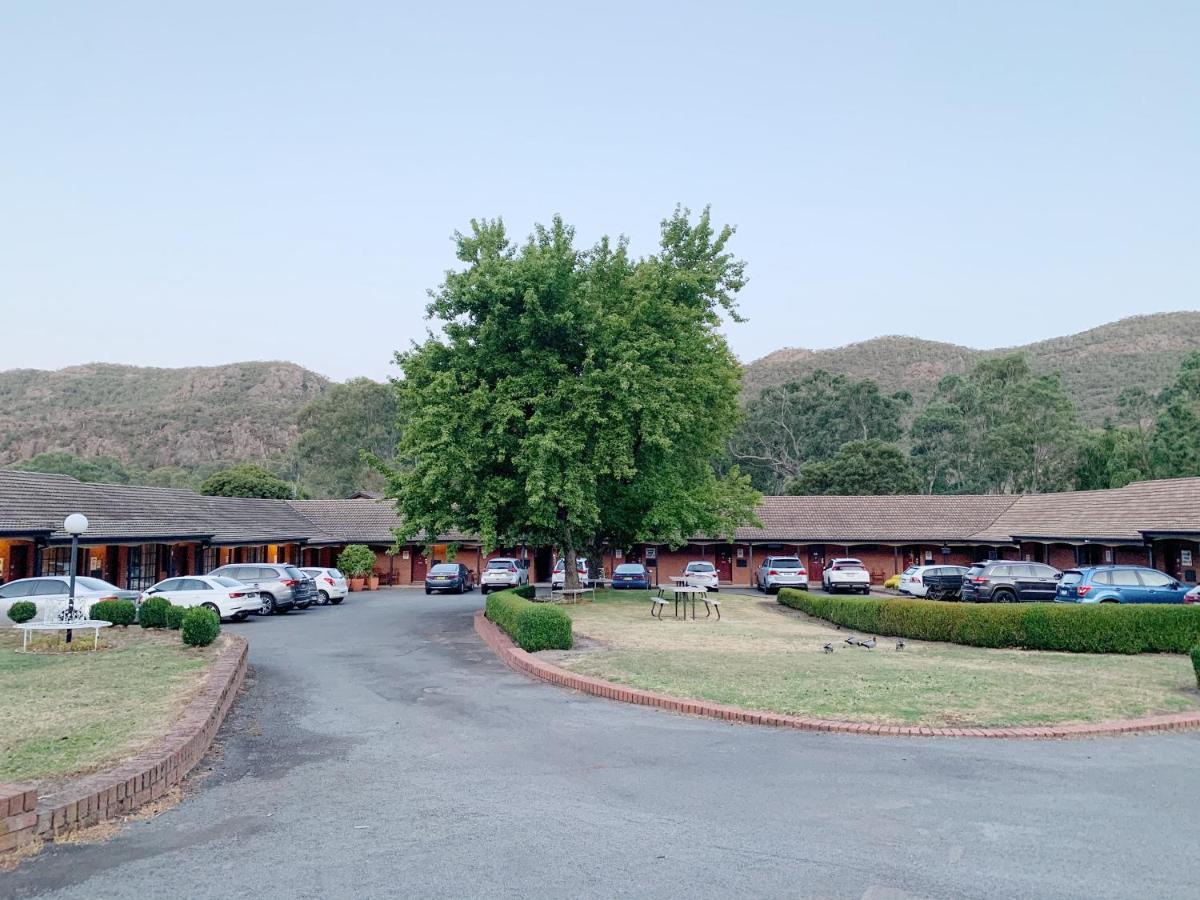 Country Plaza 3*
