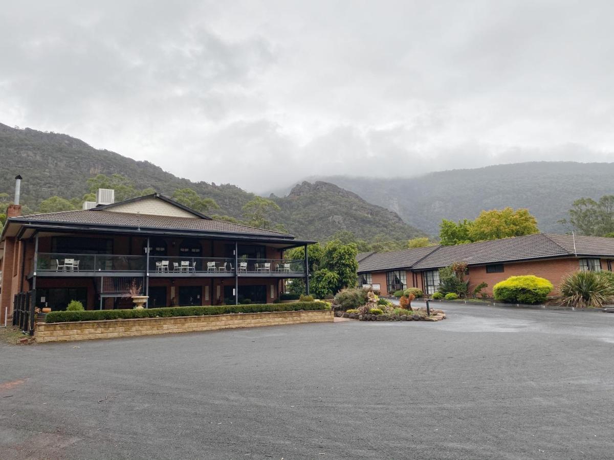 Country Plaza Motel