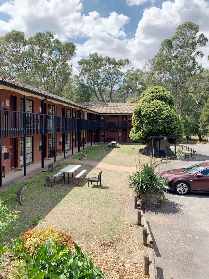 Country Plaza Halls Gap
